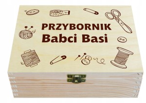 UPOMINEK DLA BABCI PRZYBORNIK NA DROBIAZGI GRAWER