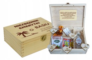 PREZENT Z OKAZJI PRZEJŚCIA NA EMERYTURĘ NIEZBĘDNIK