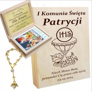 BIBLIA NA KOMUNIĘ PAMIĄTKA PIERWSZEKJ KOMUNII Z GRAWEREM PIĘKNY PREZENT